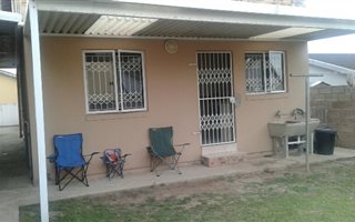 2 Bedroom Garden Cottage in Rockford