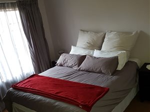 2 Bed Townhouse in Rooihuiskraal North