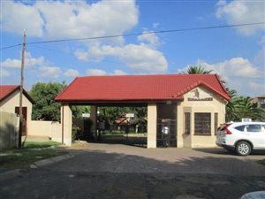 3 Bed Cluster in Johannesburg Central and CBD