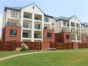 3 Bed Apartment in Greenstone Crest