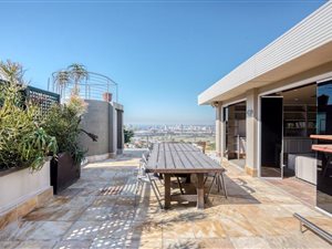 4 Bed Flat in Essenwood