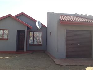 2 Bed House in Lakeside