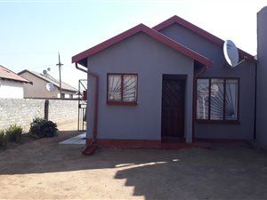 2 Bed House in Lakeside