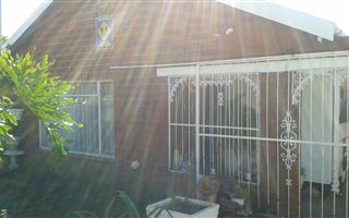 5 Bedroom House in Aloe Park