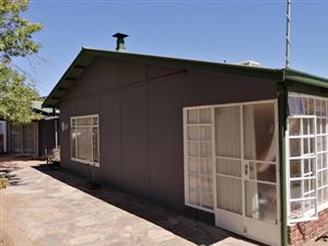4 Bed House in Vanderkloof