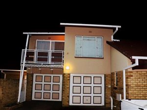 5 Bed House in Elandia