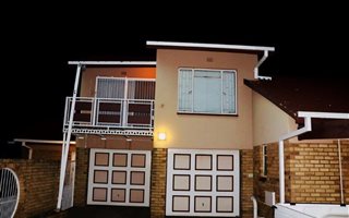 5 Bedroom House in Elandia