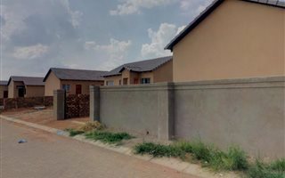 3 Bedroom House in Tasbet Park