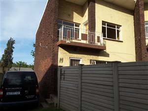 2 Bed Townhouse in Vanderbijlpark Central