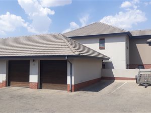3 Bed Duplex in Fourways