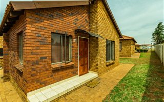 2 Bedroom House in Protea Glen