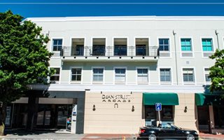 114 m² Commercial space in Claremont