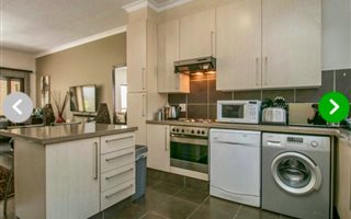 2 Bedroom Simplex in Douglasdale