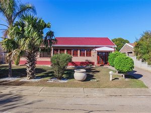 4 Bed House in Strelitzia Park
