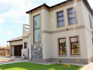 4 Bed House in The Orchards