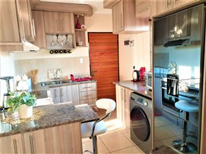 2 Bed House in Mandela View