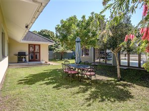 4 Bed House in Meadowridge
