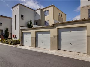 2 Bed Apartment in Vredekloof