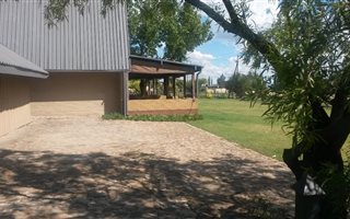 5 Bedroom House in Oranjeville