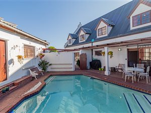 3 Bed House in Retreat