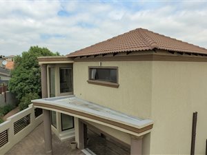 4 Bedroom House in Greenstone Hill