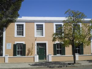 6 Bed House in Graaff Reinet