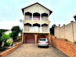 4 Bed House in Woodlands