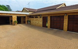 3 Bedroom House in Woodmere