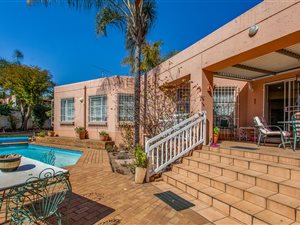 3 Bed House in Bromhof