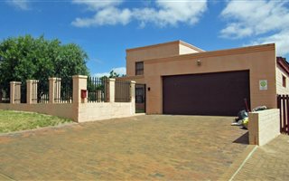 3 Bedroom House in Darling