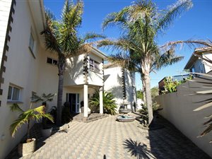 6 Bedroom House in Sunrise on Sea