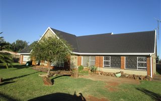 4 Bedroom House in Highbury
