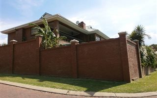 4 Bedroom Cluster in Lakefield