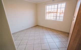 3 Bedroom House in Akasia