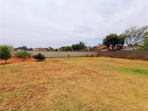 553 m² Land available in Irene