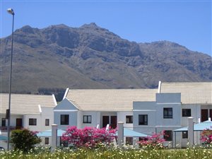 2 Bed Apartment in Schuilplaats