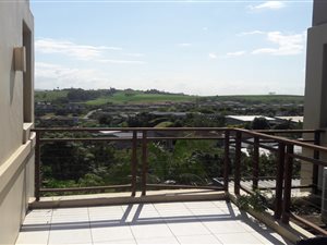 2 Bed Apartment in Palm Lakes Estate