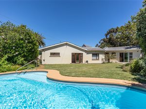 4 Bed House in Constantia