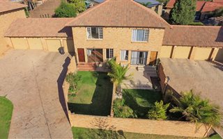 2 Bedroom Duplex in The Reeds