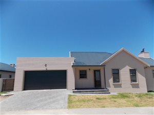 3 Bedroom House in Kraaibosch