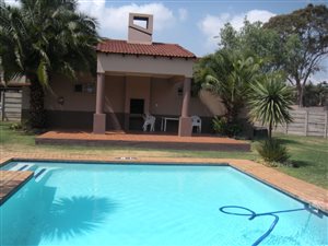2 Bed Townhouse in Dowerglen and Ext