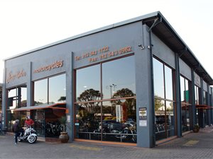 2000 m² Commercial space in Annlin
