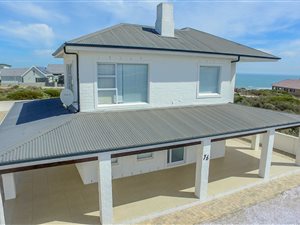 3 Bed House in Yzerfontein