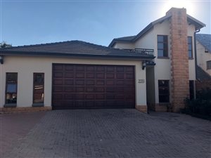 6 Bed House in Montana Park