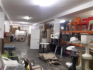700 m² Commercial space in Kelvin