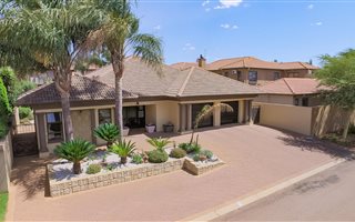 3 Bedroom House in Glen Erasmia