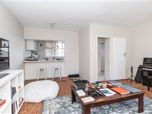 2 Bed Apartment in Wynberg Upper