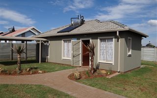 3 Bedroom House in Dobsonville