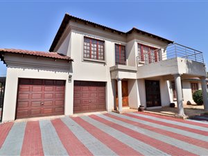5 Bed House in Doornpoort and surrounds