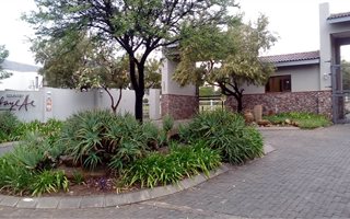 1 ha Land available in Beaulieu